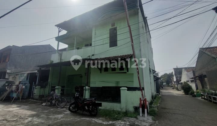 Rumah Posisi Hook, Dekat Tempat Ibadah di Margaasih Permai