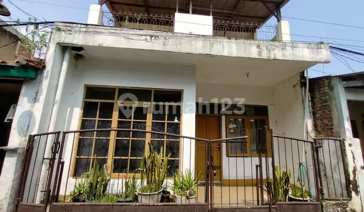 Rumah 2 Lantai Nyaman Terawat di Cijerah