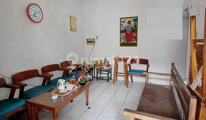 Rumah Lokasi Strategis Dekat ke Metro Indah Mall di Margahayu Raya