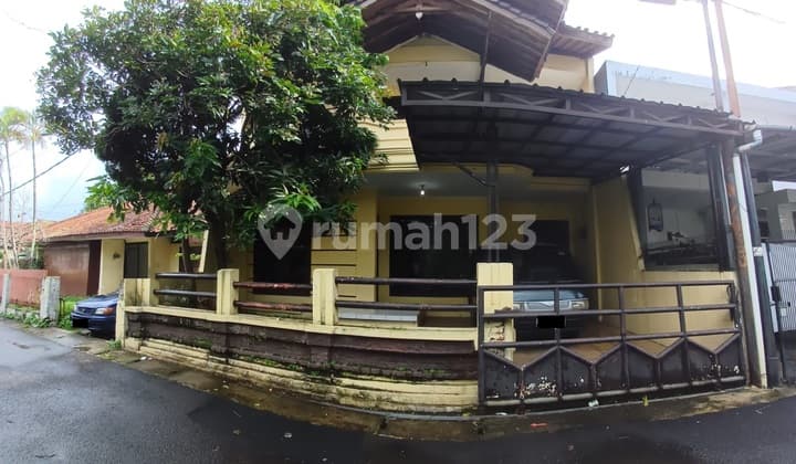Rumah 3 Menit ke Pusat Perbelanjaan di Cijawura
