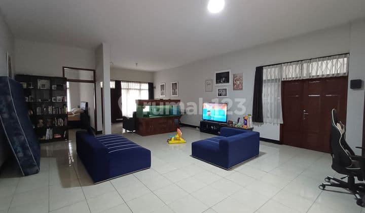 Rumah Terawat dengan Baik dan Bebas Banjir di Logam