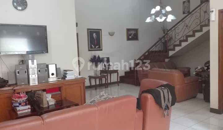Rumah Bangunan Terawat dan Kokoh di Encep Kartawiria, Cimahi
