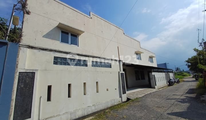 Gudang Ex Garmen Kondisi Bangunan Terawat di Panyileukan