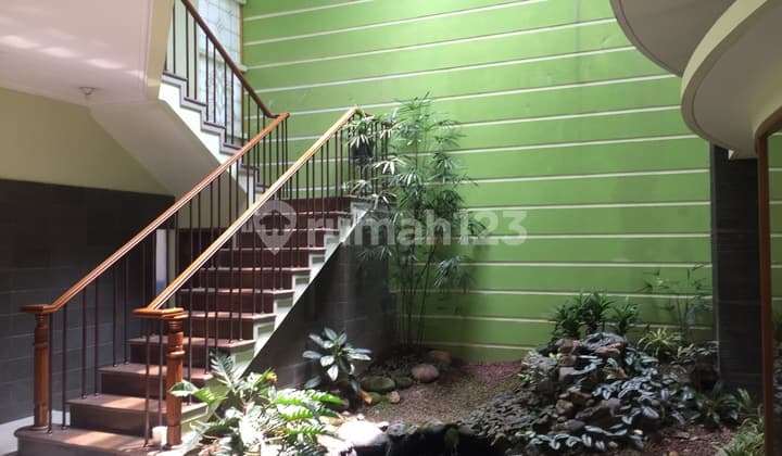 Rumah Bagus 2 Lantai Jarang Ada di Setraduta Bandung