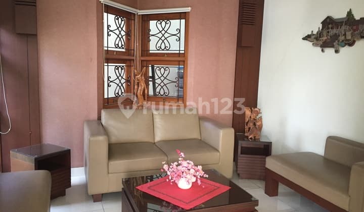 Rumah 2 Lantai Bagus SHM di Setraduta Bandung