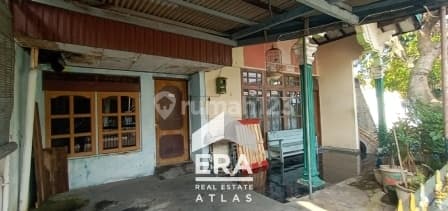 Rumah di Lokasi Strategis di Jl. Badak Smg