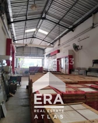 GUDANG/ SHOWROOM SIAP PAKAI DI MAJAPAHIT SEMARANG