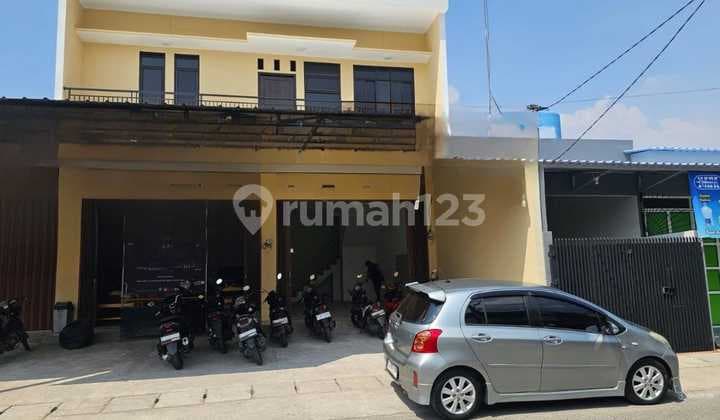 Dijual Ruko Gandeng Dengan Parkir Luas