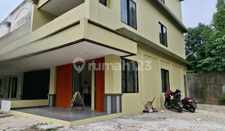 Disewa Ruko Strategis Sakura Regency Bekasi