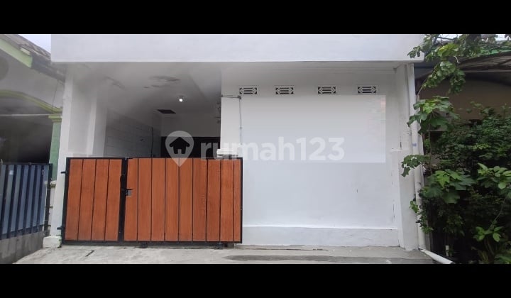 Disewakan Rumah Putih Tingkat Kt 4 di Pondok Ungu Permai Bekasi