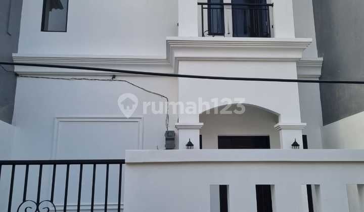 Dijual Rumah Cantik Modern Daerah Harapan Indah Bekasi (C0334)