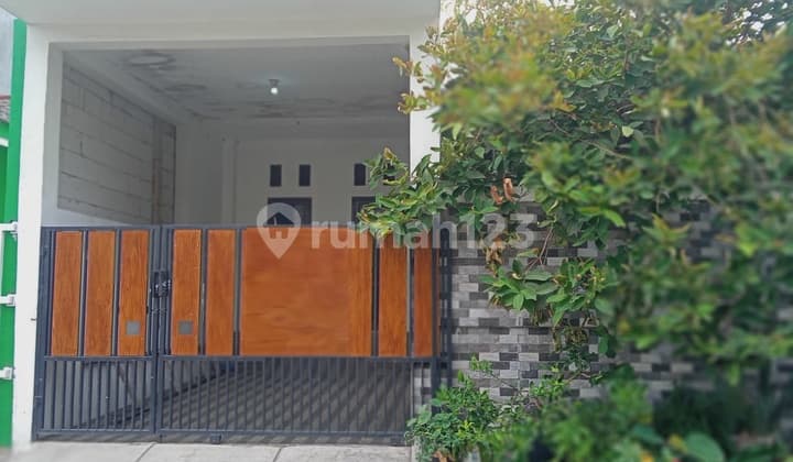Ready to occupy, House, 1 Floor, Freehold Title in North Bekasi (B0005)