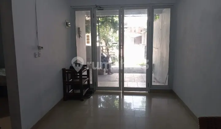 House for Rent. Semi-Furnished. In Dimetland, East Jakarta.