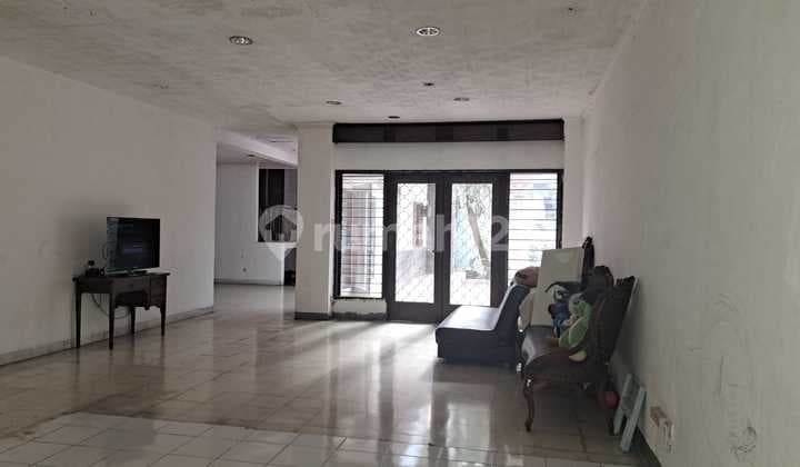 Dijual Ruma Lama Hitung Tanah Saja Lokasi Jalan Sisingamangaraja Kebayoran Baru, Jakarta Selatan