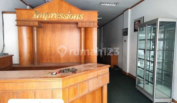 Ruko 4 Lantai + Dak Strategis di Tebet, Cocok untuk Kantor/Klinik