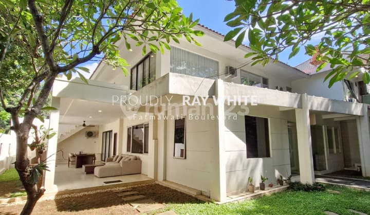 Rumah Cantik Desain Minimalis Posisi Hoek Bisa Untuk Tempat Usaha & Kantor