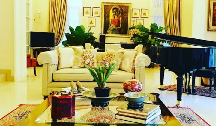 Rumah 2 Lantai Bagus Semi Furnished SHM di Jln Lebak Bulus, Jakarta Selatan