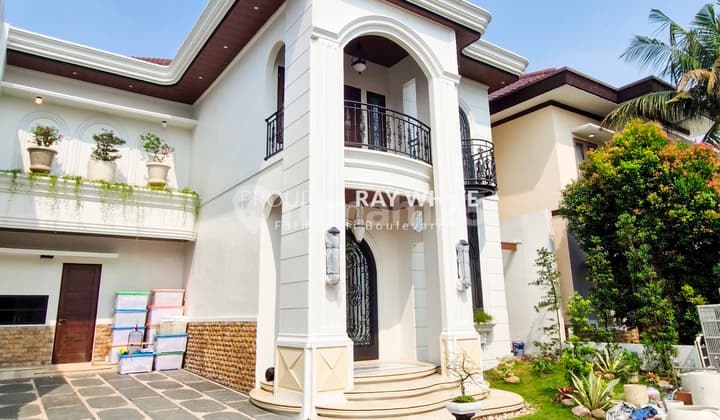 Ready-to-occupy house in the Jagakarsa townhouse area