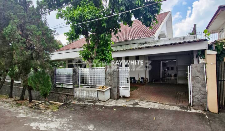Rumah Hitung Tanah dalam kompek