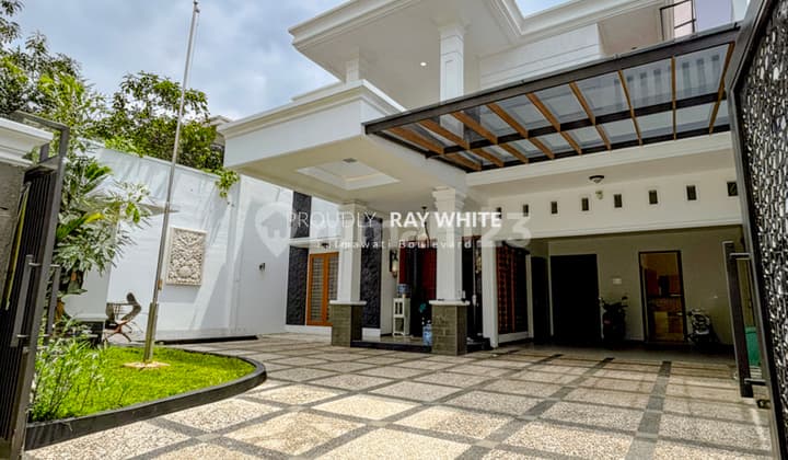 Luxury House Siap Huni, Hanya Selangkah Dari Kemang Raya!