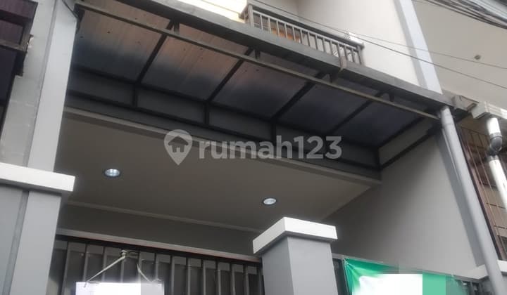 For Quick Sale: Nice Minimalist 2.5-Storey House, Ready to Occupied in Sunter Jaya