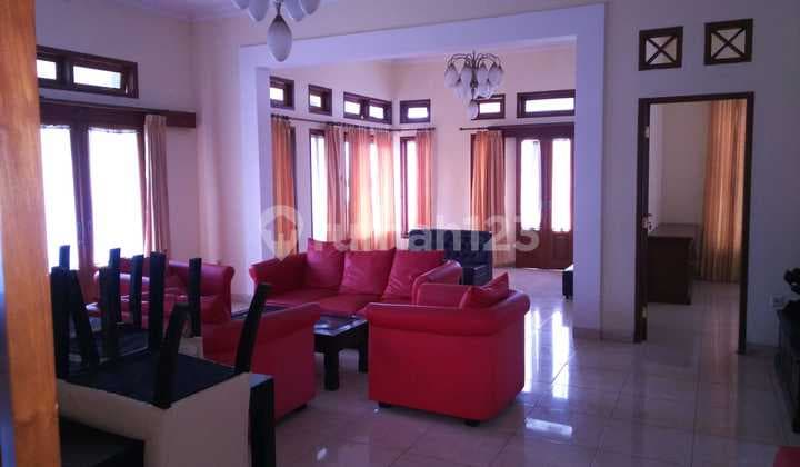 Villa 2.5 Lantai Bagus SHM di Cimacan, Bogor