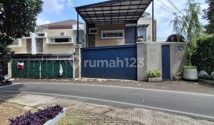 Rumah Mewah Degan Desain Elegan di Ciganjur Jakarta Selatan Semi Furnish