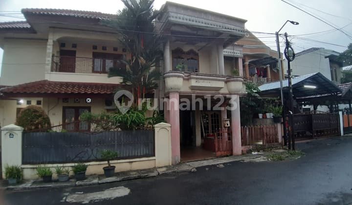 Rumah Cocok Untuk Investasi Lokasi Strategis Di Beji Depok Dijual Hitung Tanah