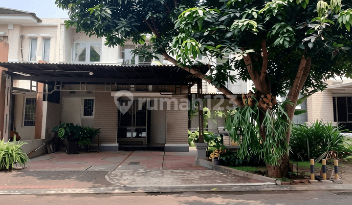 Ready-to-Occupy House in a Strategic Location at Kota Wisata Near Aeon & Eka Hospital