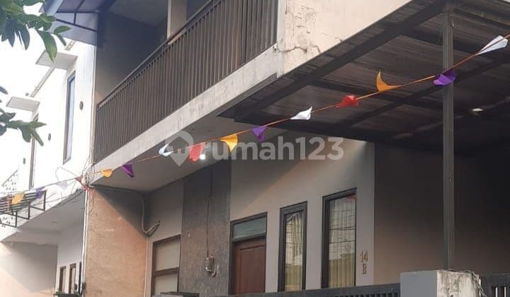 Rumah Dua Lantai Jakarta Selatan