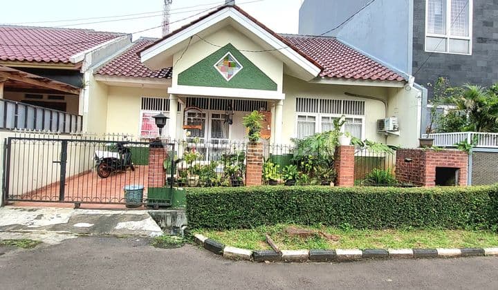 Rumah minimalis 2 lantai siap huni di Bintaro Sektor 9