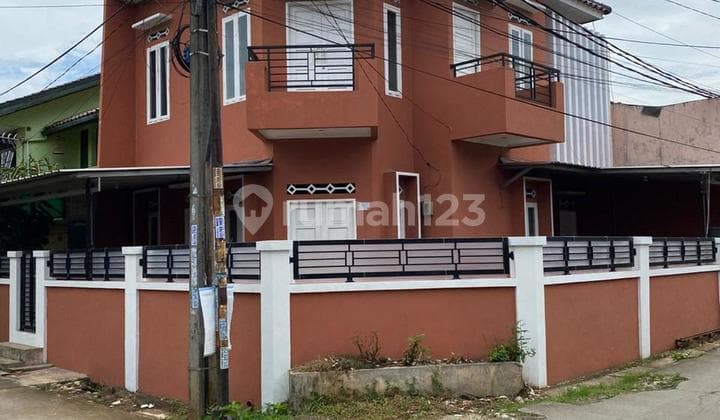 Rumah hoek 2 lantai di pondok pucung indah