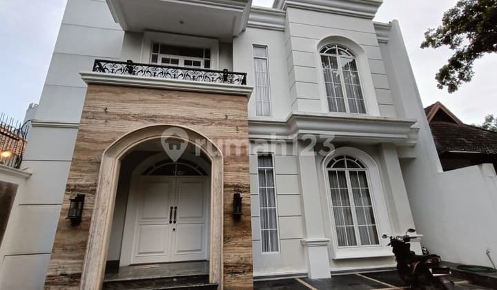 Dijual Rumah Menteng, Bagus dan Mewah, Luas 318 Meter, Kode :21325 Si