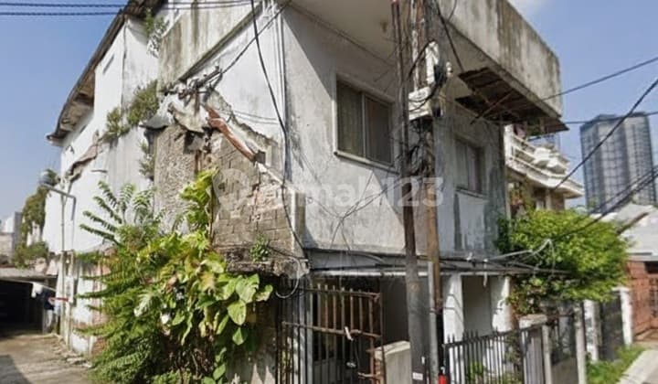 Rumah Tua Dijual Pasar Baru, Luas 8x30 Meter, Kode :21257 Si