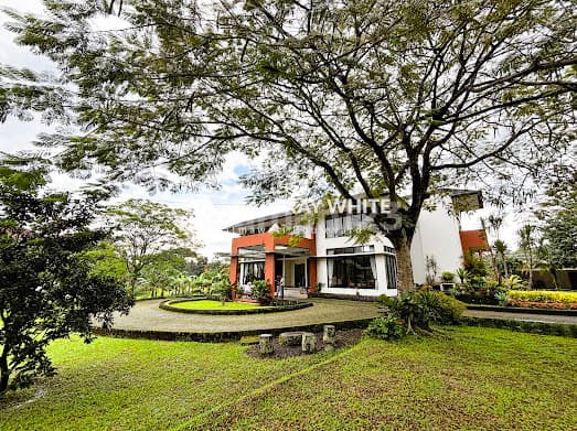 Villa Cantik Dgn Taman Luas Area Gadog Bogor Dekat Toll