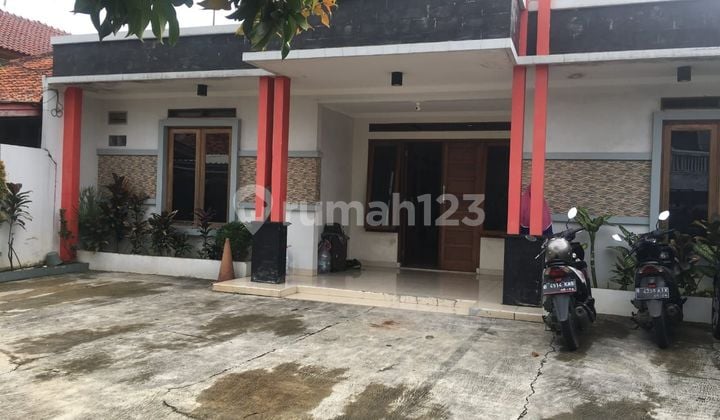 Cheap, Strategic, 11-Room Boarding House Near Jatiwaringin Main Road