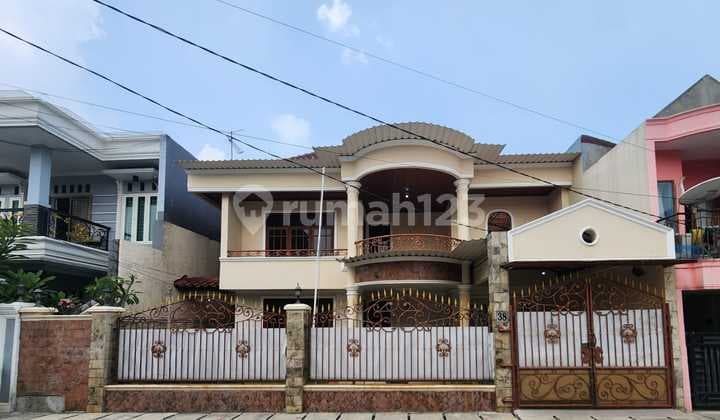 Dijual.rumah 2 Lantai Di Duren Sawit.