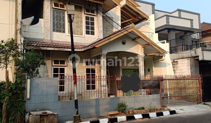 2-Story House in Pondok Kelapa, 10 Mins to LRT, 5 Mins to Kalimalang Road