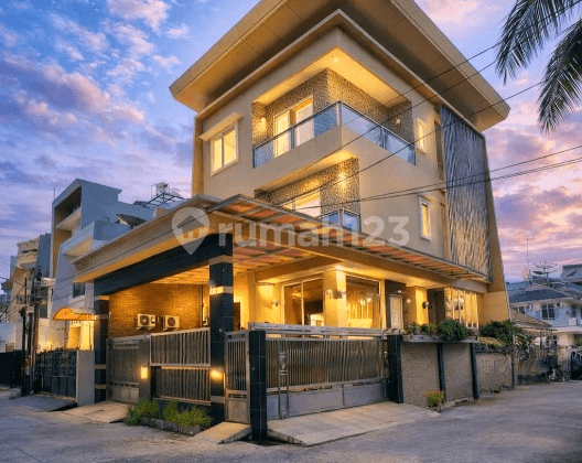 Rumah Mewah Full Furnish 3 Lantai Siap Huni di Sunter Paradise Jakarta Utara