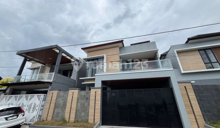 Balkon Besar, Dekat Ugm, Rumah 2 Lantai Kaliurang Km 10 Jogja