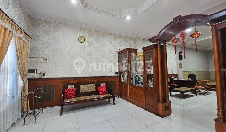 Villa Murah Lokasi Strategis Taman Anggrek Jalan Amir Hamzah