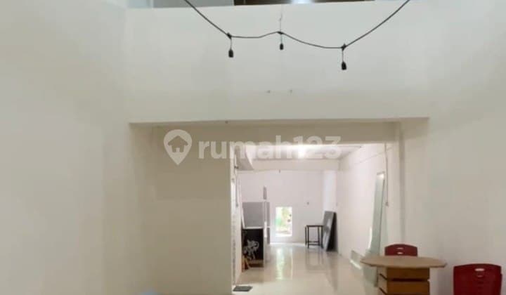 Cheap shop house for quick sale in Cemara Asri complex.