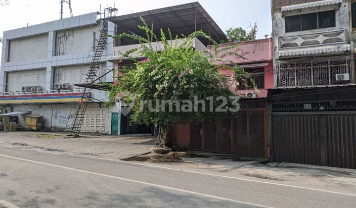 Dijual Ruko Lokasi Strategis Daerah Yos Sudarso