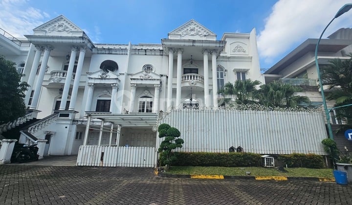 Villa Murah Mewah The Palace Residence Jl.mustang Medan Polonia