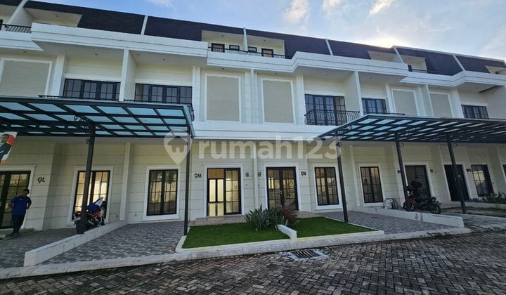 Dijual Villa Baru Siap Huni Grand Patriot Palace