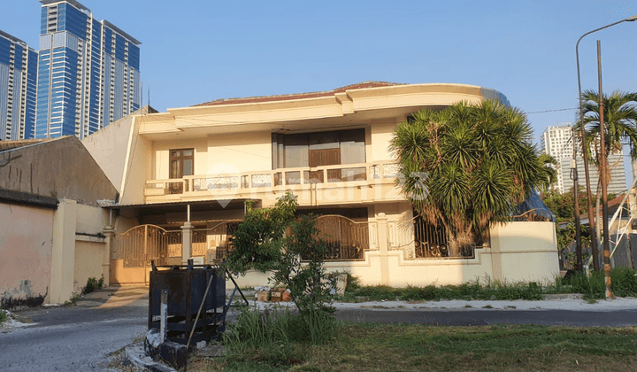 Kertajaya Indah Tengah Grand House