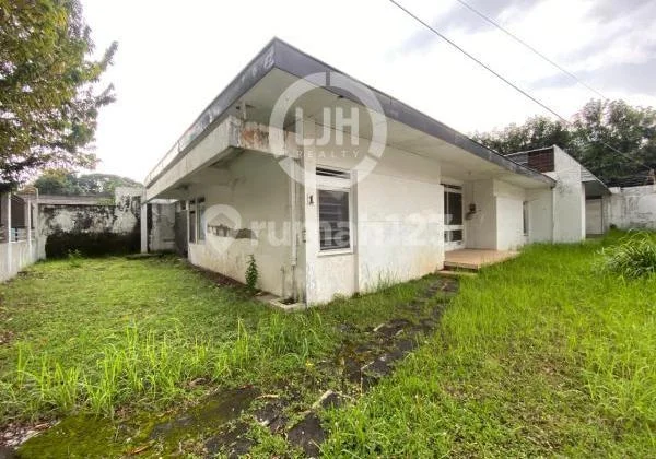 Old House on Singosari Street Old House on Singosari Street