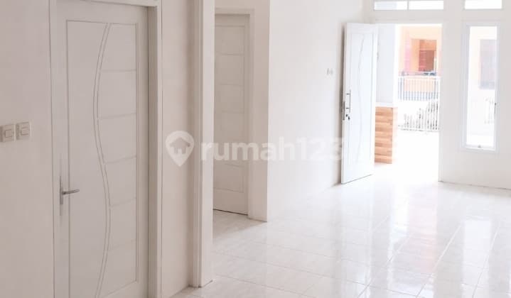 Jual Rumah 2 Lantai Duta Harapan Dekat Summarecon