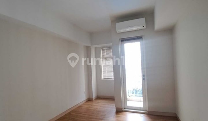 Jual Apartemen Semi Furnish Springlake , Studio, Hadap Pool