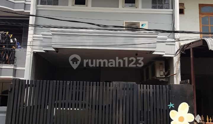 Termurah Rumah Semi Furnish 2 Lantai di Pondok Kelapa Jakarta Timur